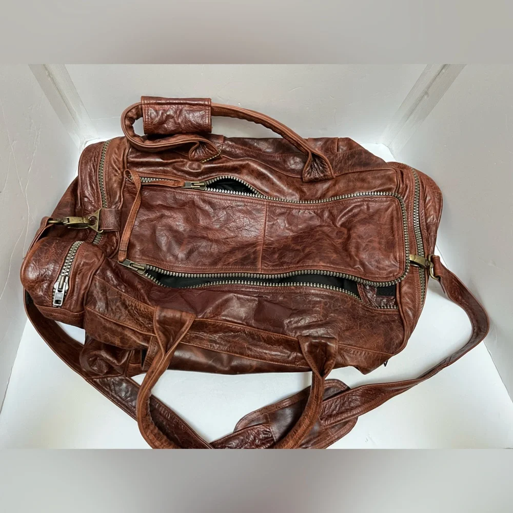 Handcrafted Leather With Zippered Compartments Traveling Duffel Bag Size XL